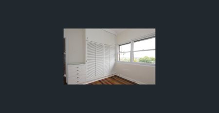 ELEVATED 3 BED HOME - Photo 3