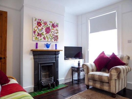 2 bedroom terraced house to rent - Photo 1