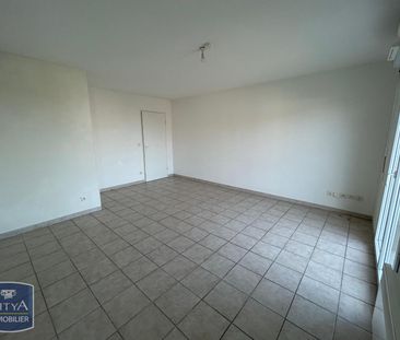 Location Appartement 2 pièces 45m² ST GILLES 30800 - Photo 2