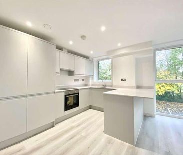 Parkview House, Oaklands Park, Wokingham, RG41 - Photo 3