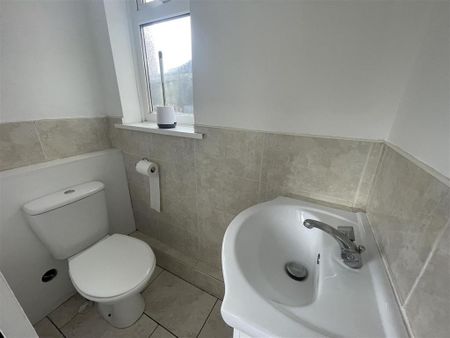 3 bedroom terraced house to rent - Photo 5