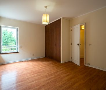 Apartamento T2 sem móveis inserido em condomínio em S. João Estoril - Photo 4
