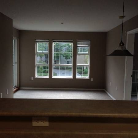 Bright & Spacious 2 bedroom apartment - Photo 1