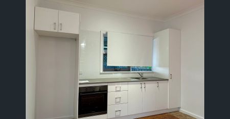 Convenient Location - Photo 4