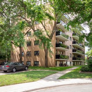 384 St Paul St - Photo 3