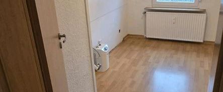 Frisch renovierte 2-Zimmer-Dachgeschosswohnung - Photo 1