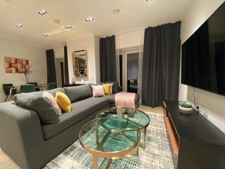 2 Bed Flat, Keybridge Tower, SW8 - Photo 3