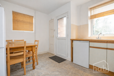 4 bedroom terraced house to rent - Photo 4