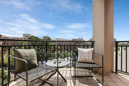 Sunny North-West Apartment in Casino Gardens - Photo 3