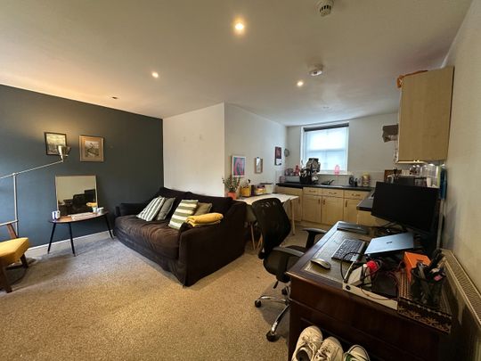 1 Bed Flat, Old Station Way, SW4 - Photo 1