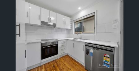 Classic Queenslander Charm on 405m² – Modern Comfort in a Leafy Kedron Setting - Photo 2