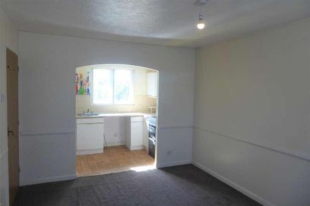 Berry Court, Raglan Close, Hounslow, TW4 - Photo 5