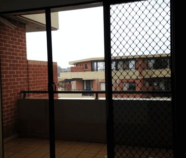 12/2-8 Kitchener Ave REGENTS PARK - Photo 2