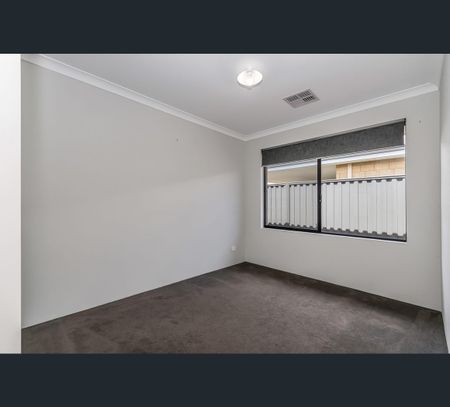 22 Framingham Crescent, Wellard, WA 6170 - Photo 5