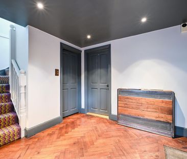 An outstanding house to let on Amies Street, Battersea SW11 - Photo 3