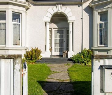 Tidy Bedroom in shared housing! - Photo 3