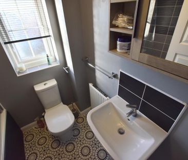 3 bedroom semi-detached house to rent - Photo 6