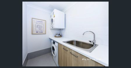 Stylish and Contemporary Living - Photo 2