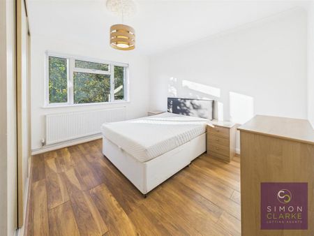 2 bedroom maisonette to rent - Photo 3