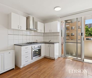 Modern One-Bedroom Apartment in Secure Complex – Unbeatable Location! - Photo 6