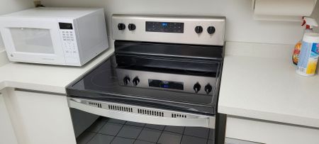 For Lease - 1155 Bough Beeches Boulevard Unit# 306, Mississauga, Ontario - Photo 3