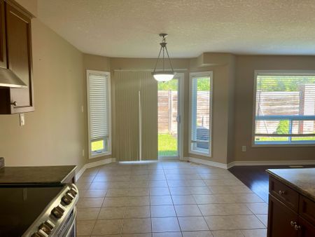 For Lease - 979 CROSSCREEK Court, London East, Ontario - Photo 3
