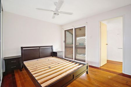 Spacious full brick townhouse - Photo 3