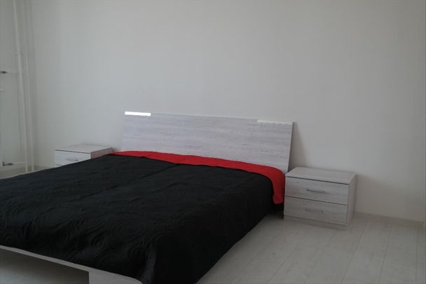 Kiadó felújított panel lakás - Pécs - Fotó 1