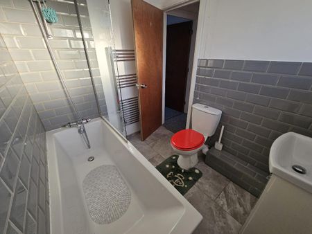 2, Tennyson Close, Huntingdon - Photo 4