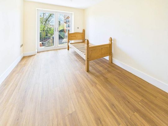 1 bedroom ground floor flat to rent - Photo 1