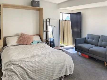 Welcome to 5A/56 Victoria Street in Petone - Photo 3