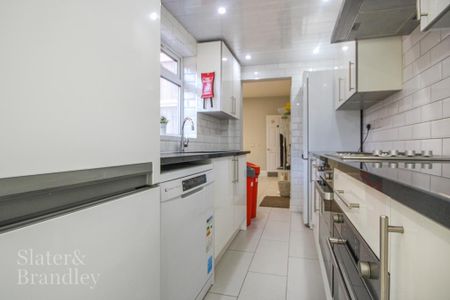 1 bedroom in a house share to rent - Photo 5