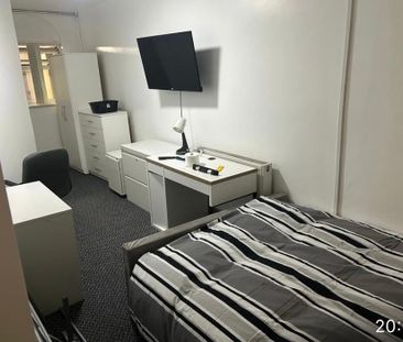 Room in a Shared House, Prescot Road, L13 - Photo 3