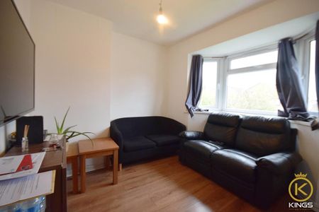 3 bedroom semi-detached house to rent - Photo 2