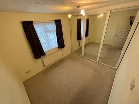 2 bedroom end of terrace house to rent - Photo 3