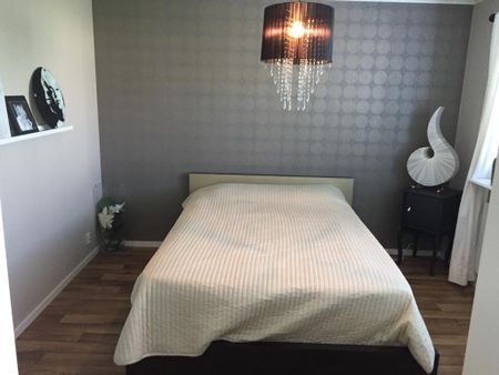 Idtjärnsgatan, Angered - Photo 2