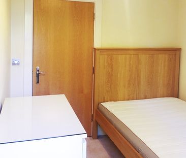 6 Bed Terraced House, Jekyll Close, BS16 - Photo 1