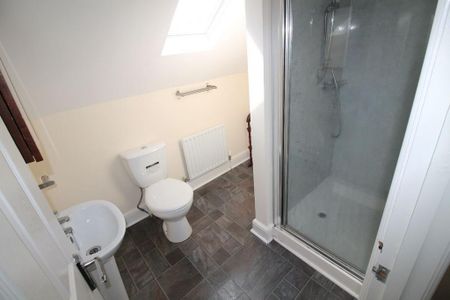 4 bedroom flat to rent - Photo 5