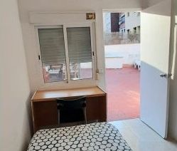 barcelona, Catalonia 08028 - Photo 3