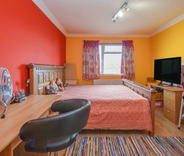 4 bedroom house - Photo 5