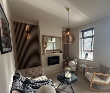 4 bedroom terraced house to rent - Photo 1