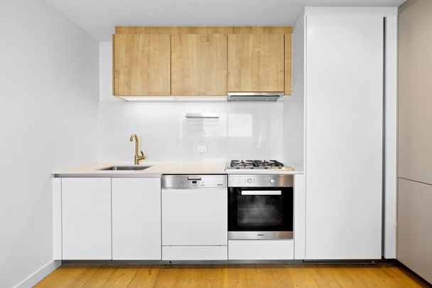 FULLY FURNISHED 2Beds 2Baths apartment for Rent in Melbourne CBD - Photo 1