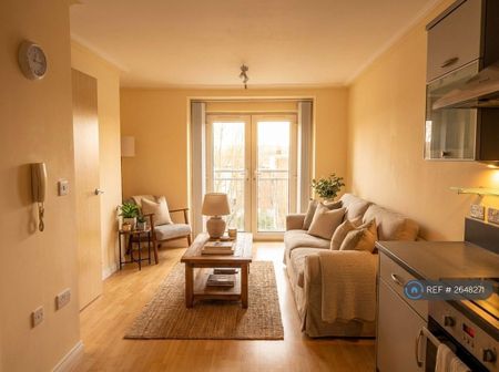 2 bedroom flat to rent - Photo 5