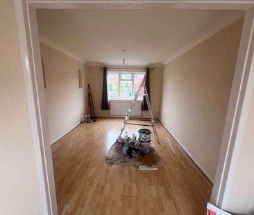 Helford Close, Aylesbury, HP21 - Photo 1