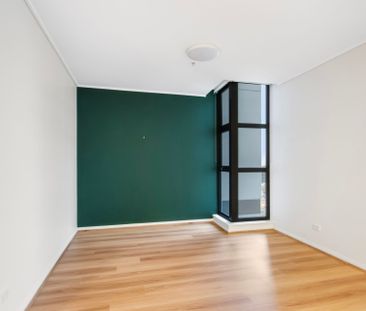 Chic and Contemporary One Bedroom + Study - Photo 6