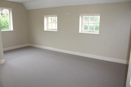 3 bedroom semi-detached house to rent - Photo 4