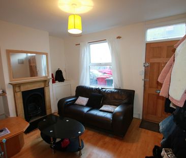 3 Bed Terraced House, Blenheim Gardens, RG1 - Photo 1