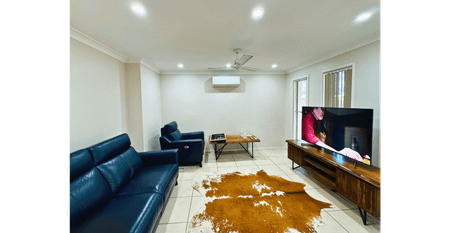 MODERN & SPACIOUS 3 BEDROOM, 2-BATHROOM TOWNHOUSE TO RENT! LOW MAINTENANCE - Photo 3