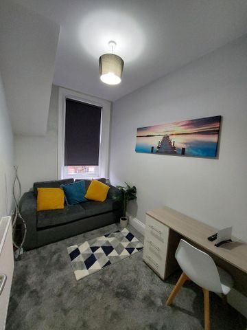 4 bedroom terraced house to rent - Photo 3