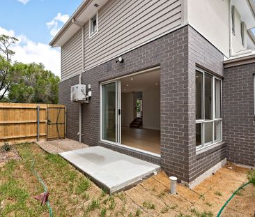 Brand-New Townhouse in Prime Beachside Location - Photo 4